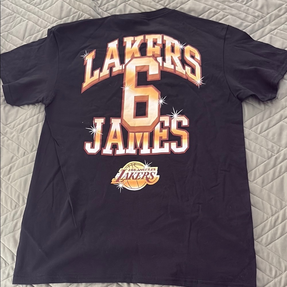 Men’s LeBron James Lakers Graphic T-Shirt NWOT - Picture 3 of 3